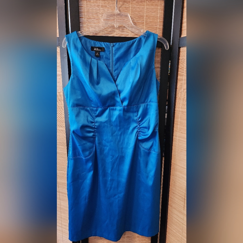 AGB Blue Ruched Sheath Midi Dress
